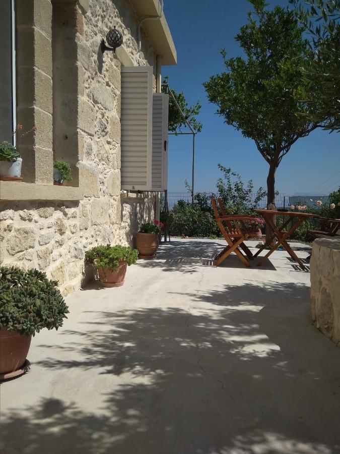 Margarita'S Stone House Apartment Platanos  Exterior photo