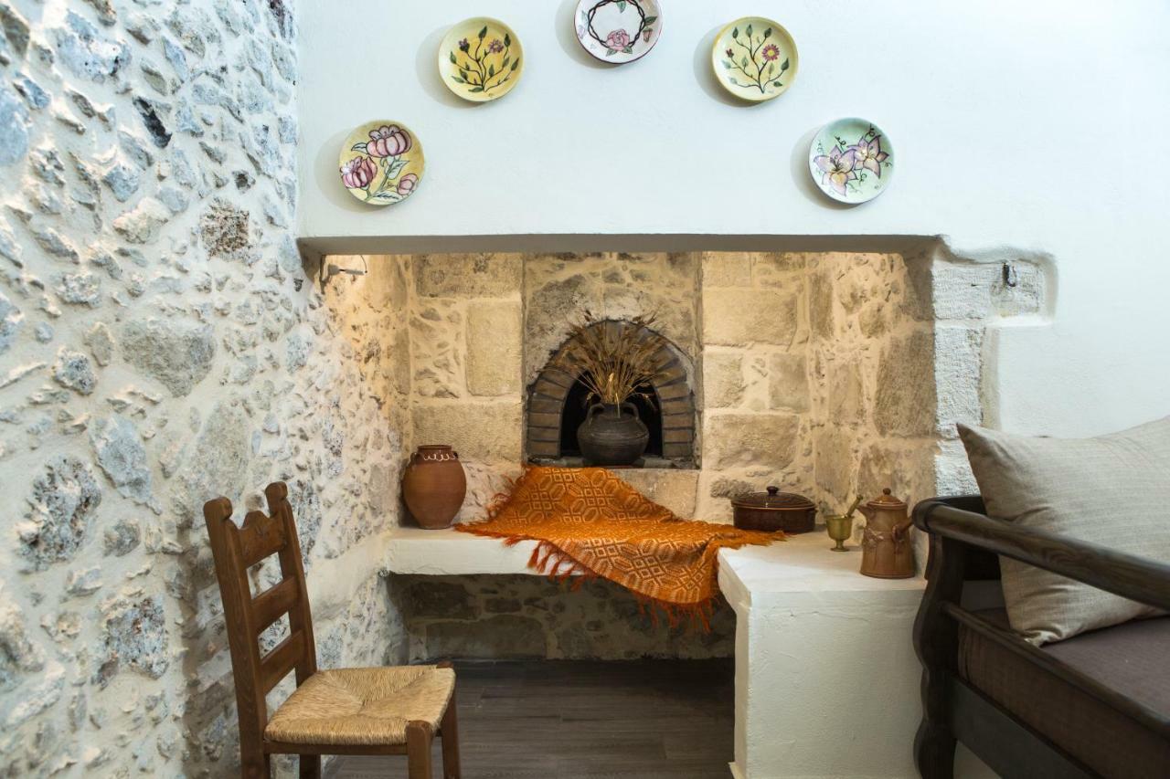 Margarita'S Stone House Apartment Platanos  Exterior photo